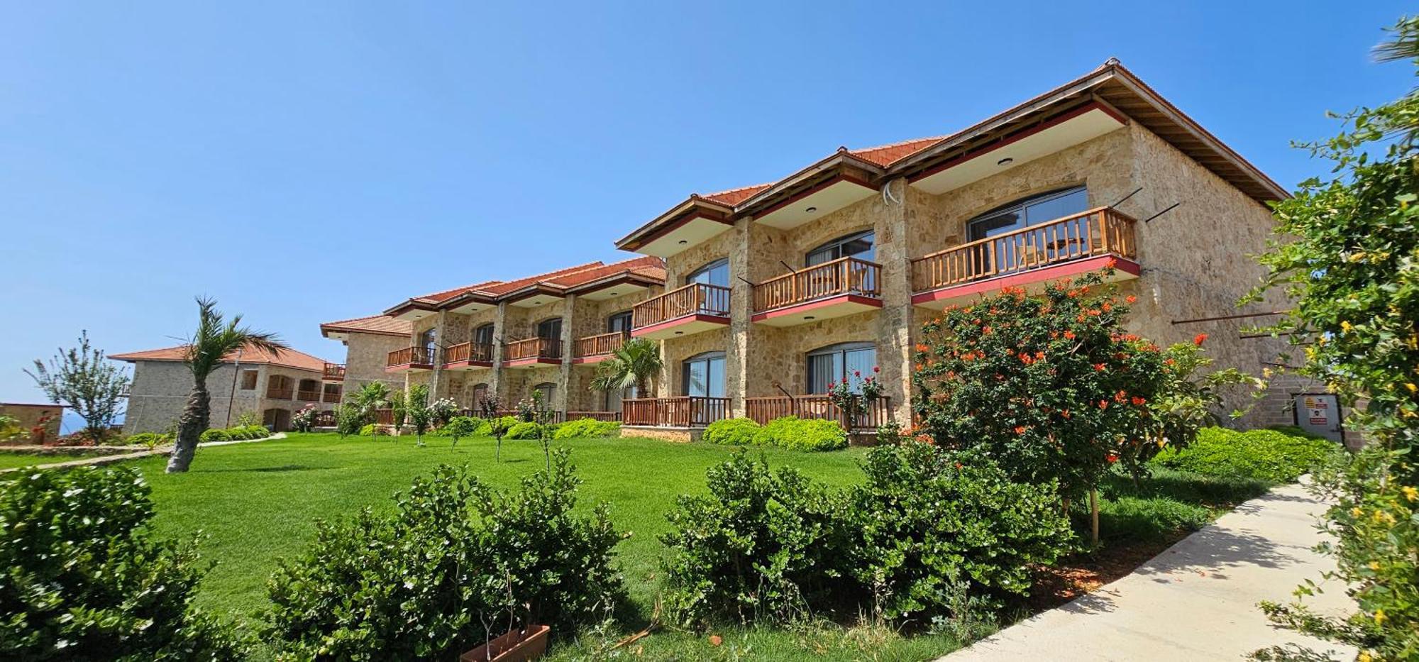 Burhan'S Hotel Rizokarpaso Exterior photo
